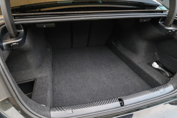 BMW 5 Serie 530e M-SPORT | BTW | PANO | STOELKOELING | MEMORY | H/K | STUURVERW | KEYLESS |
