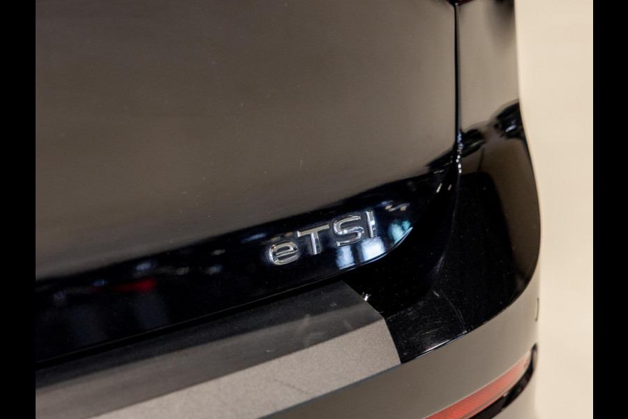 Volkswagen Golf 1.5 eTSI R-Line Business+ / 150pk / Achteruitrij camera / Stoelverwarming /
