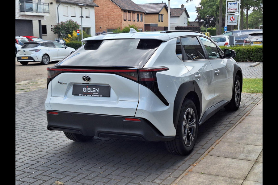 Toyota Bz4x 204pk Dynamic | Groot scherm, 360 Camera, Elektrische achterklep, Parkeersensoren, Blind Spot, Stoel + Stuurverwarming