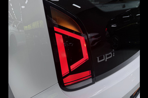 Volkswagen up! 1.0 move up! 5DRS/DAB/AIRCO/STOELVERW/BLUETOOTH//