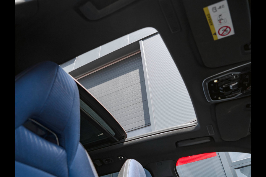 Lynk & Co 01 1.5 | Black Edition | Panoramadak|360° Camera|ACC|Stoelverwarming|Navi|Carplay