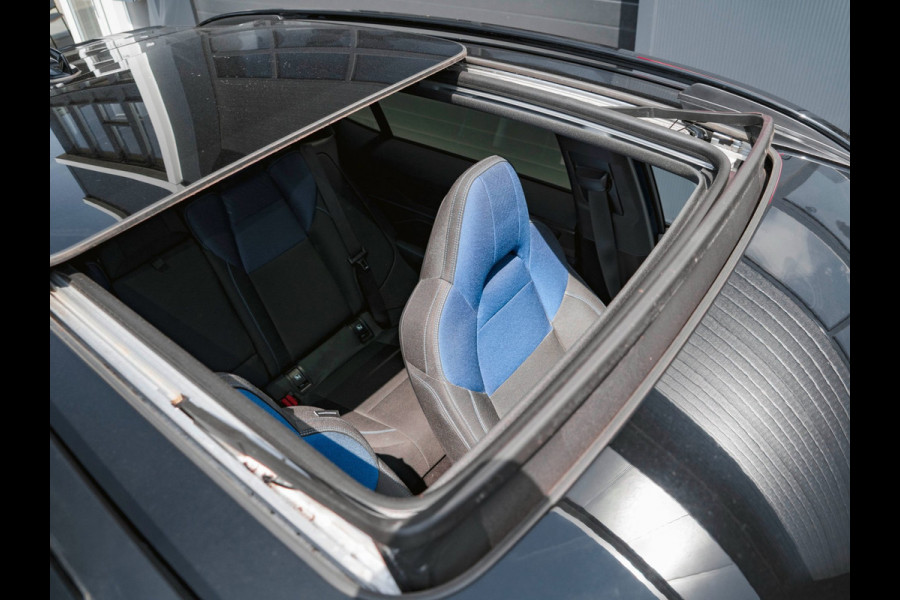 Lynk & Co 01 1.5 | Black Edition | Panoramadak|360° Camera|ACC|Stoelverwarming|Navi|Carplay