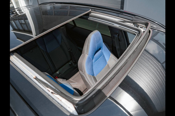 Lynk & Co 01 1.5 | Black Edition | Panoramadak|360° Camera|ACC|Stoelverwarming|Navi|Carplay