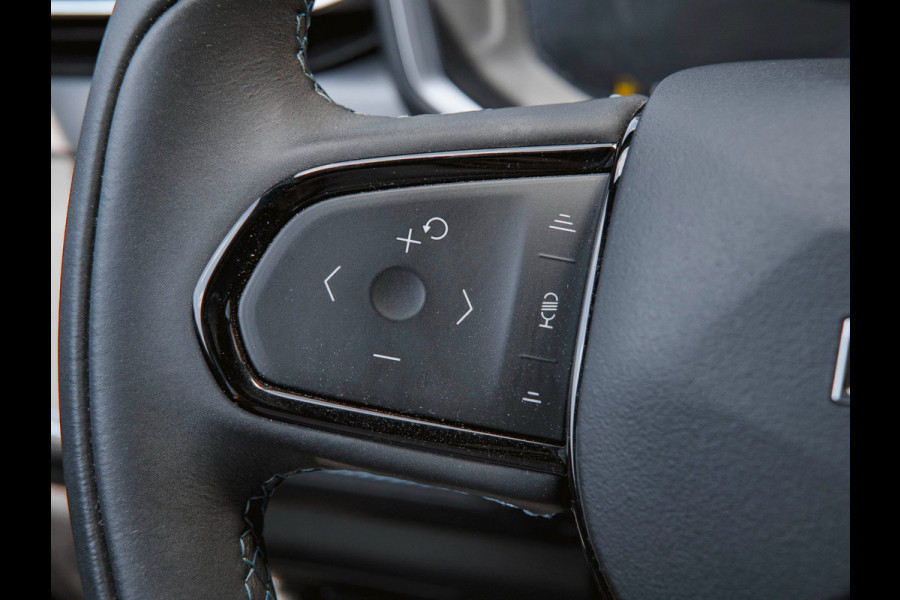 Lynk & Co 01 1.5 | Black Edition | Panoramadak|360° Camera|ACC|Stoelverwarming|Navi|Carplay