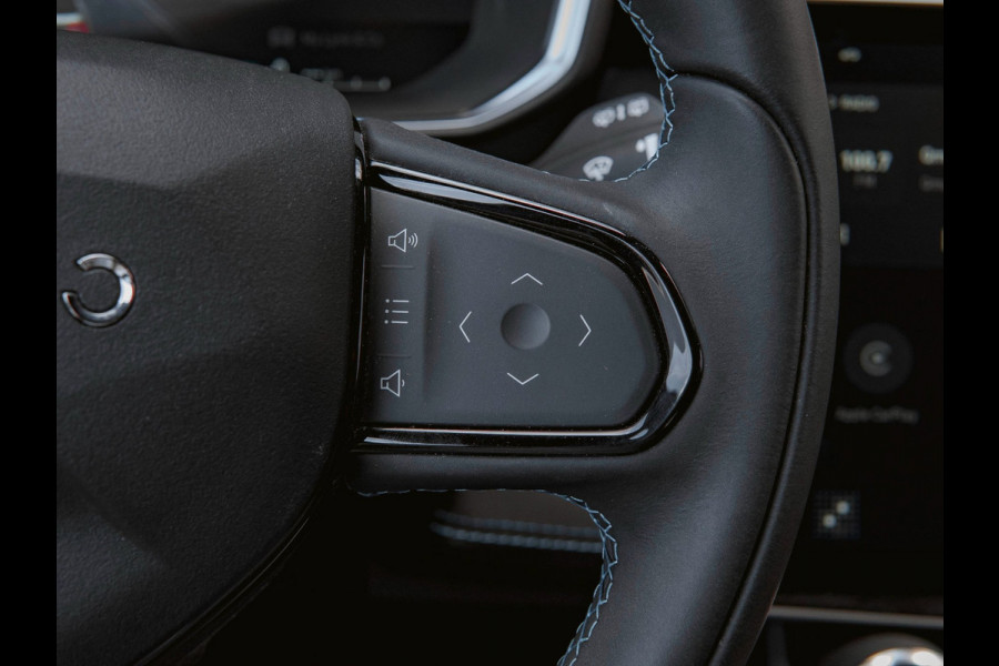 Lynk & Co 01 1.5 | Black Edition | Panoramadak|360° Camera|ACC|Stoelverwarming|Navi|Carplay