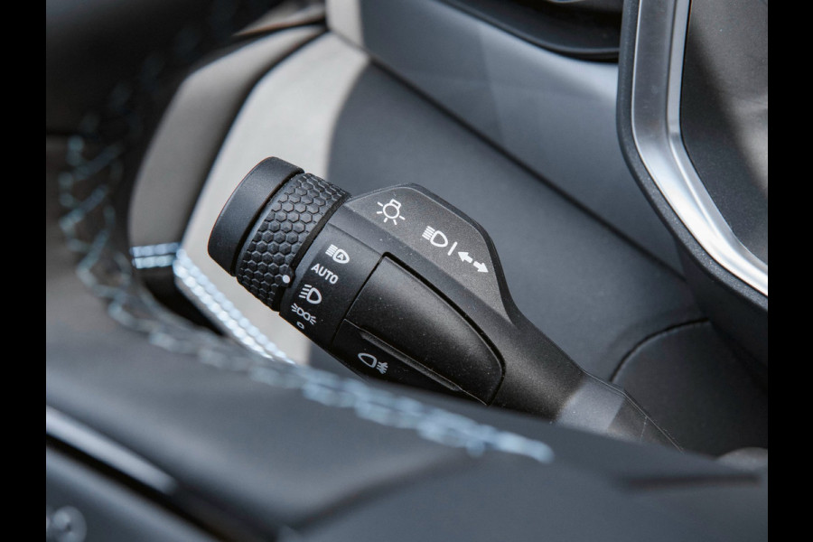 Lynk & Co 01 1.5 | Black Edition | Panoramadak|360° Camera|ACC|Stoelverwarming|Navi|Carplay