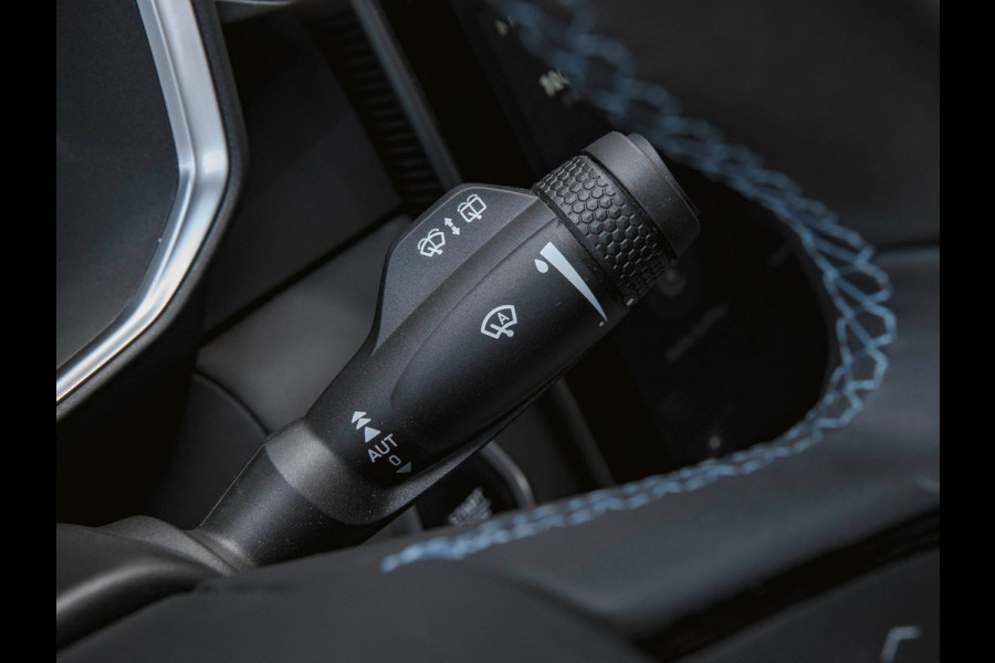 Lynk & Co 01 1.5 | Black Edition | Panoramadak|360° Camera|ACC|Stoelverwarming|Navi|Carplay