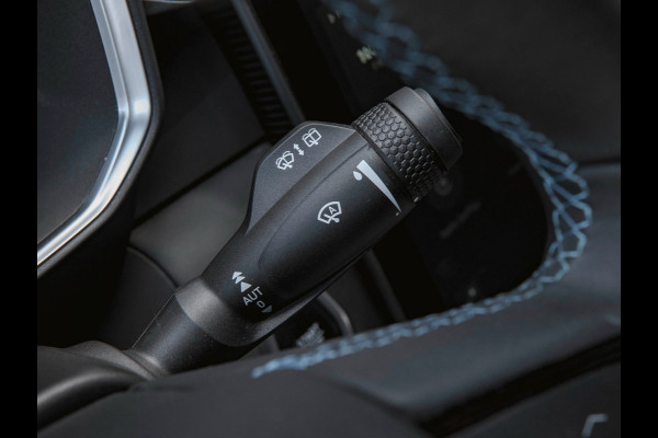 Lynk & Co 01 1.5 | Black Edition | Panoramadak|360° Camera|ACC|Stoelverwarming|Navi|Carplay