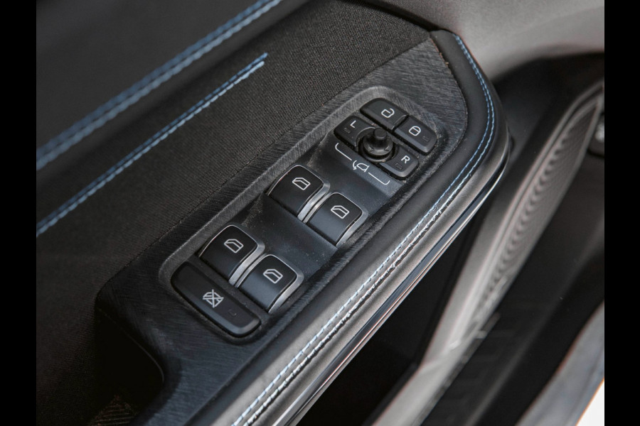Lynk & Co 01 1.5 | Black Edition | Panoramadak|360° Camera|ACC|Stoelverwarming|Navi|Carplay