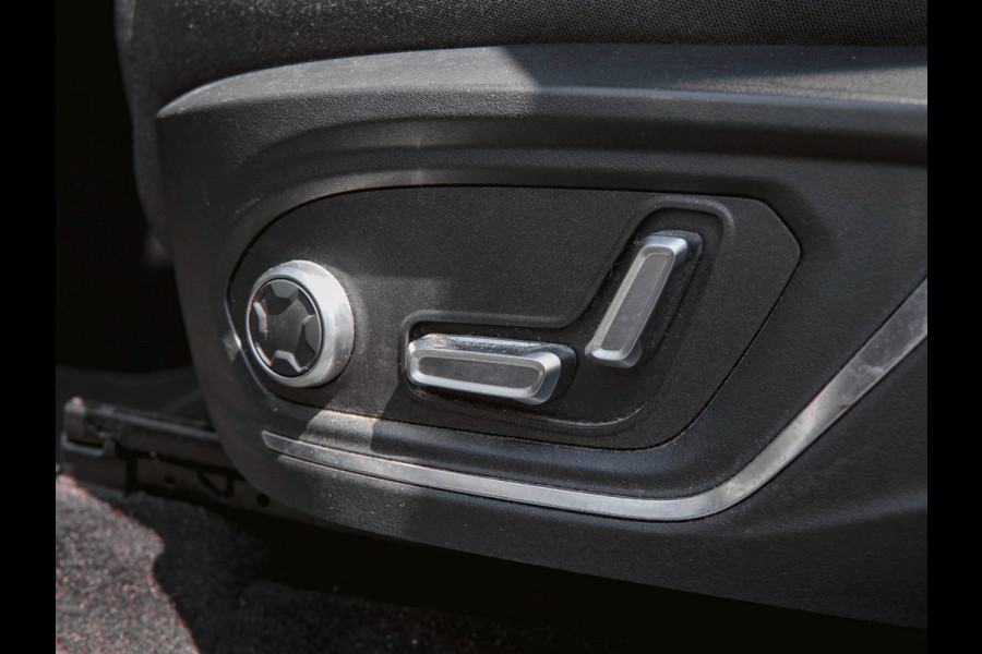 Lynk & Co 01 1.5 | Black Edition | Panoramadak|360° Camera|ACC|Stoelverwarming|Navi|Carplay