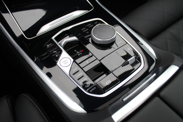BMW X5 xDrive50e M-Sport Pro | Vierwielbesturing | Stoelverwarming/koeling | Panoramadak | Trekhaak