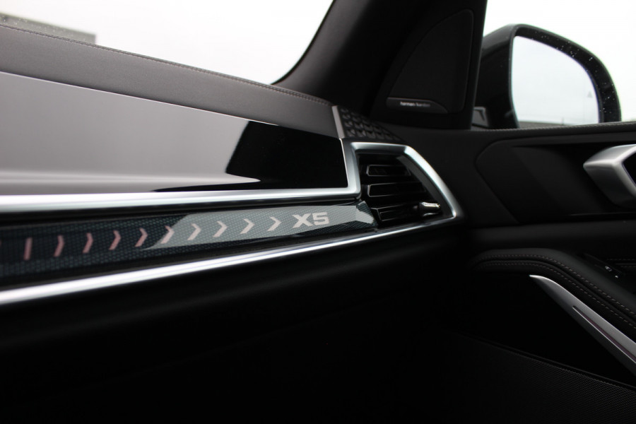 BMW X5 xDrive50e M-Sport Pro | Vierwielbesturing | Stoelverwarming/koeling | Panoramadak | Trekhaak