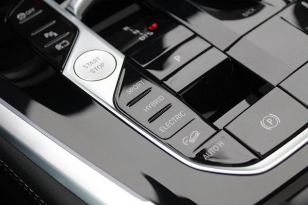 BMW X5 xDrive50e M-Sport Pro | Vierwielbesturing | Stoelverwarming/koeling | Panoramadak | Trekhaak
