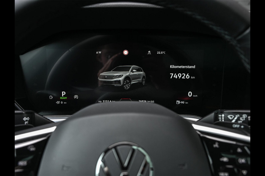 Volkswagen Touareg 3.0 TSi eHybrid 4MOTION Elegance | Panoramadak | Luchtvering | Stoelventilatie + Massage | HUD | 360 Camera | Ambiance Interieur | Trekhaak | Adaptive Cruise | IQ Light |