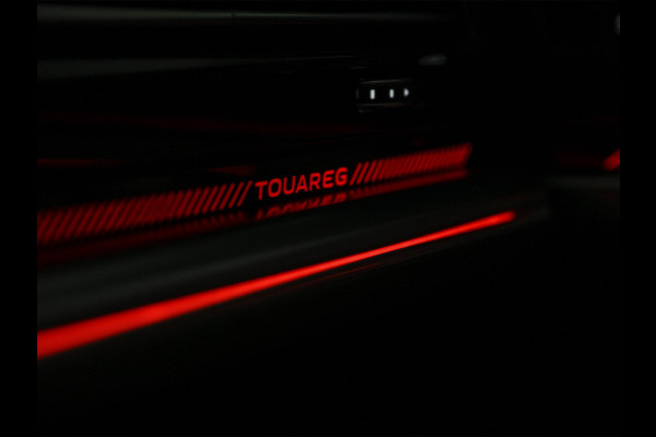 Volkswagen Touareg 3.0 TSi eHybrid 4MOTION Elegance | Panoramadak | Luchtvering | Stoelventilatie + Massage | HUD | 360 Camera | Ambiance Interieur | Trekhaak | Adaptive Cruise | IQ Light |