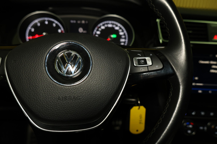 Volkswagen Golf 1.5 TSI Highline AVM DSG LED NAVI CLIMA PDC BT STOELVERWARMING"18