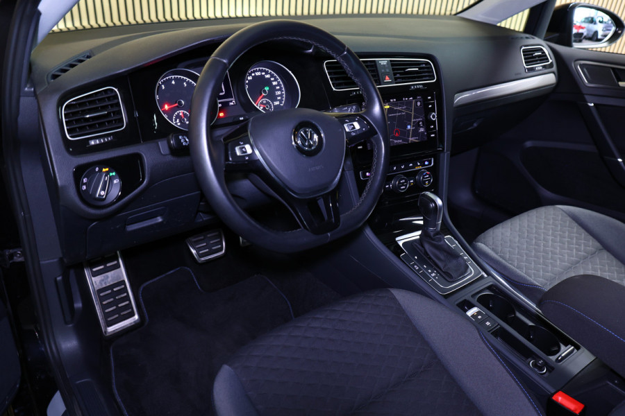 Volkswagen Golf 1.5 TSI Highline AVM DSG LED NAVI CLIMA PDC BT STOELVERWARMING"18