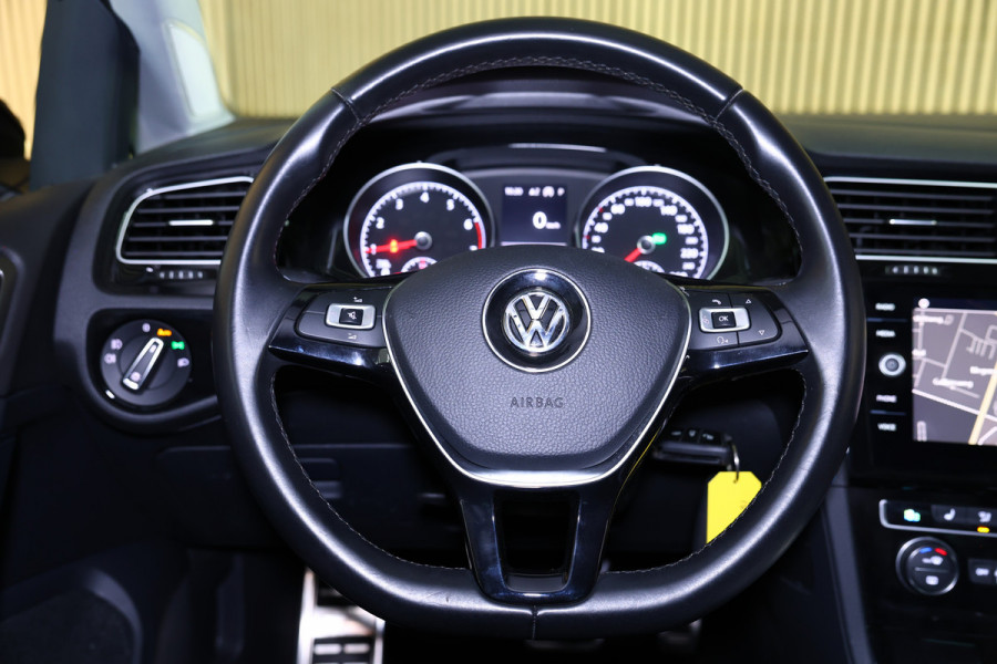 Volkswagen Golf 1.5 TSI Highline AVM DSG LED NAVI CLIMA PDC BT STOELVERWARMING"18