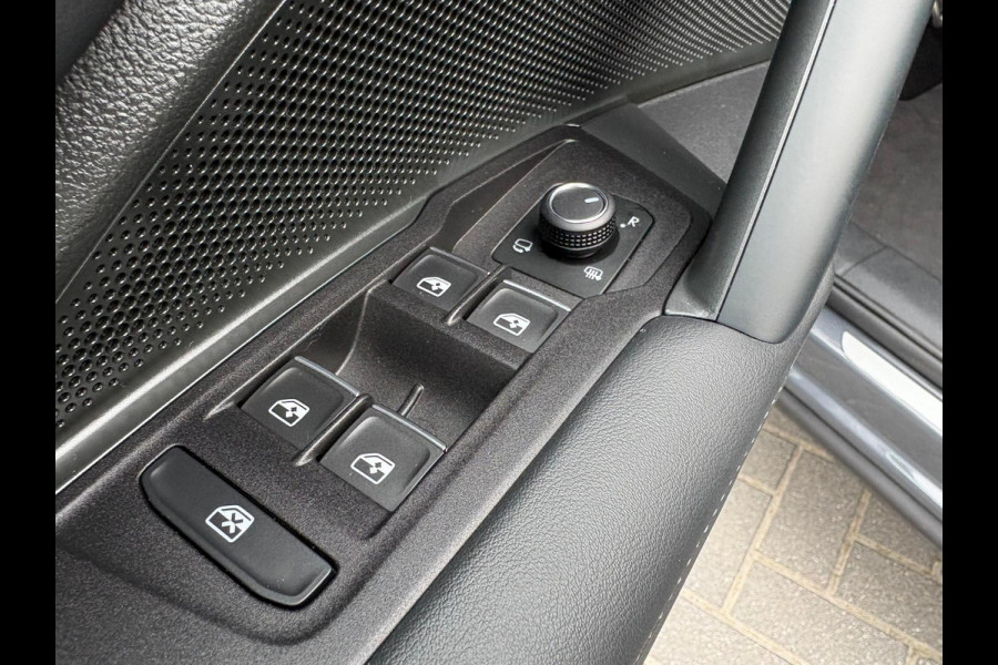 Volkswagen Tiguan 1.5 eTSI 130PK Life Edition Trekhaak/360Camera/Stoelverwarming/Full-Led