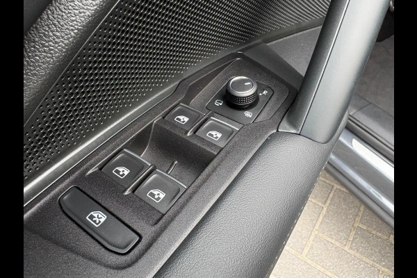 Volkswagen Tiguan 1.5 eTSI 130PK Life Edition Trekhaak/360Camera/Stoelverwarming/Full-Led