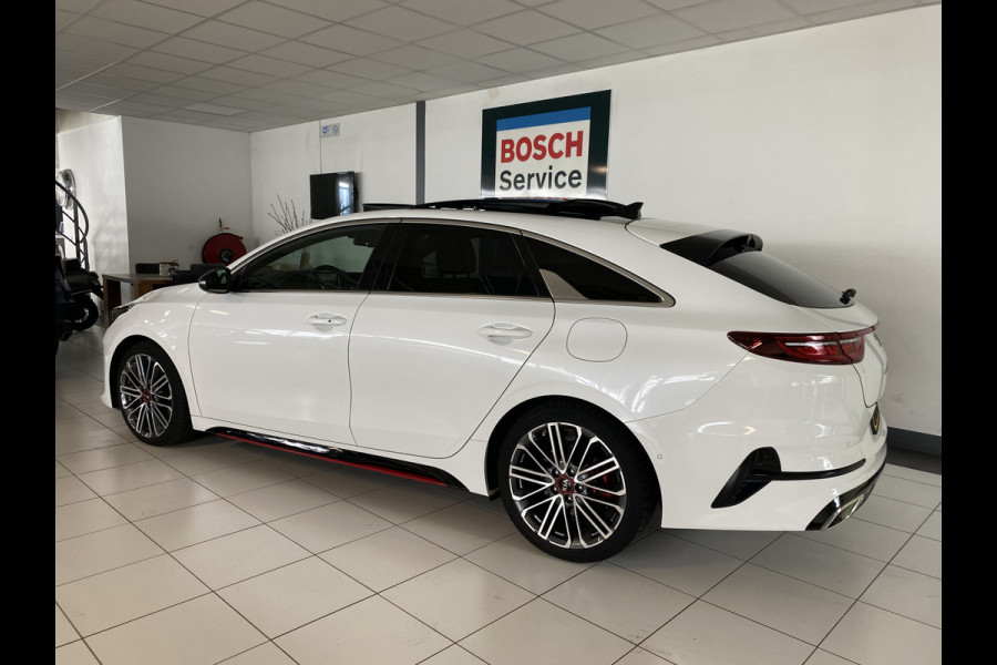 Kia ProCeed 1.6 T-GDI GT 205 PK Panoramadak /JBL Sound / stuur/stoelverw /elec achterklep /Elec stoel met geheugen