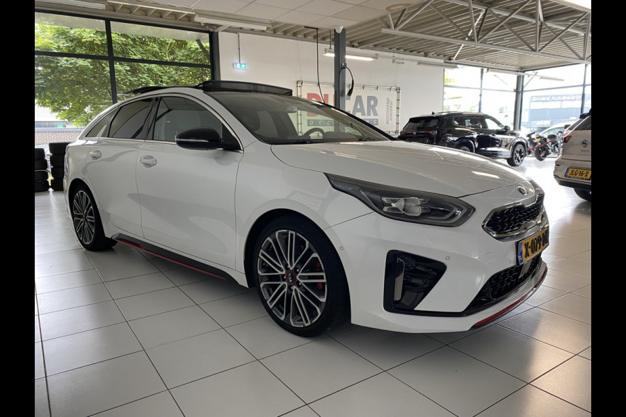 Kia ProCeed 1.6 T-GDI GT 205 PK Panoramadak /JBL Sound / stuur/stoelverw /elec achterklep /Elec stoel met geheugen
