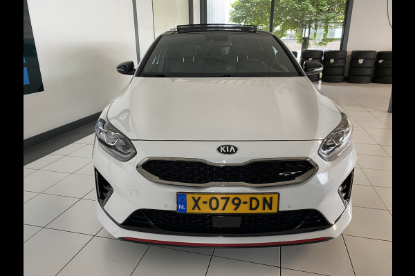 Kia ProCeed 1.6 T-GDI GT 205 PK Panoramadak /JBL Sound / stuur/stoelverw /elec achterklep /Elec stoel met geheugen