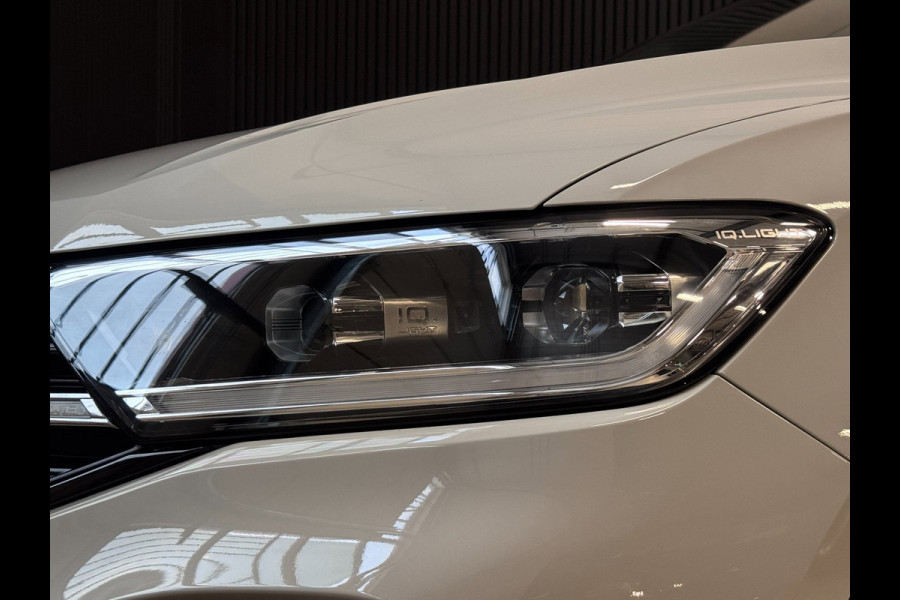 Volkswagen T-Roc 2.0 TSI 4Motion 3X R-LINE | PANO | IQ LIGHT | BEATS | VOL!