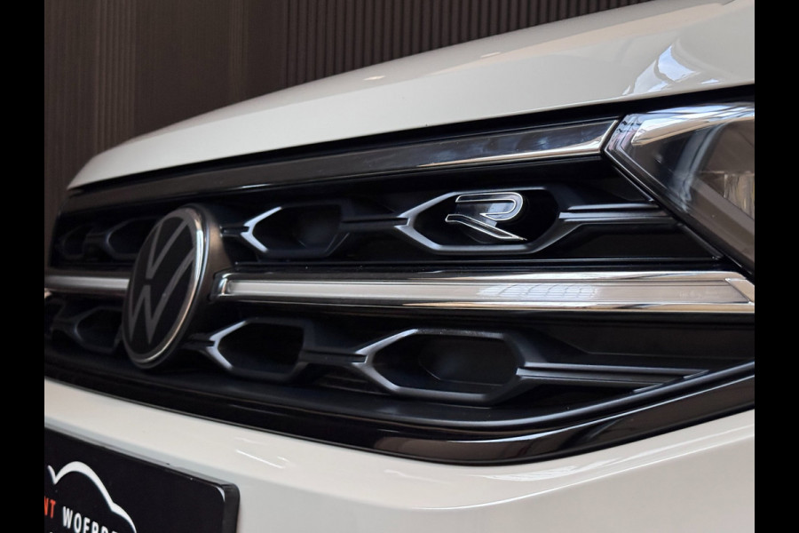 Volkswagen T-Roc 2.0 TSI 4Motion 3X R-LINE | PANO | IQ LIGHT | BEATS | VOL!