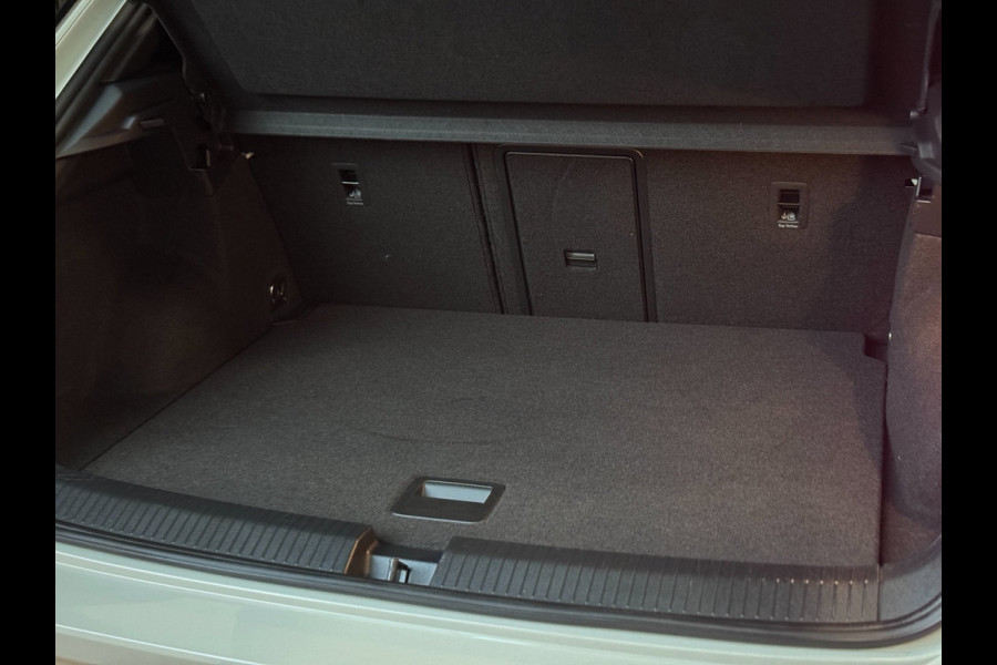 Volkswagen T-Roc 2.0 TSI 4Motion 3X R-LINE | PANO | IQ LIGHT | BEATS | VOL!