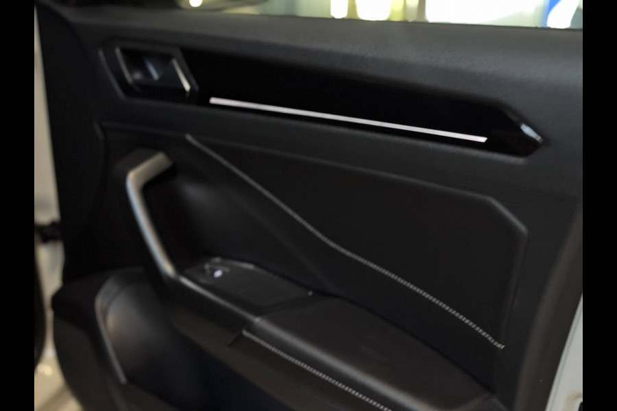 Volkswagen T-Roc 2.0 TSI 4Motion 3X R-LINE | PANO | IQ LIGHT | BEATS | VOL!