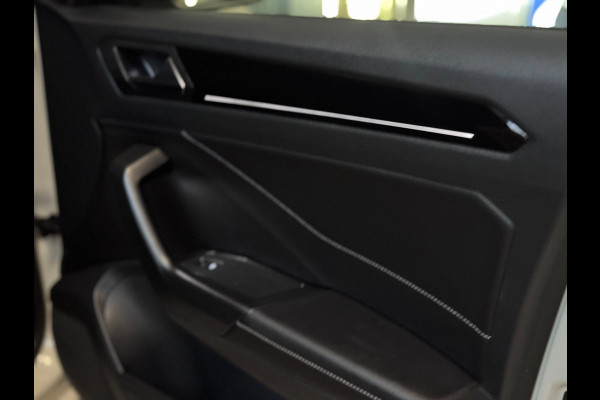 Volkswagen T-Roc 2.0 TSI 4Motion 3X R-LINE | PANO | IQ LIGHT | BEATS | VOL!