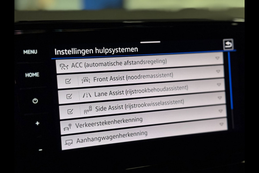 Volkswagen T-Roc 2.0 TSI 4Motion 3X R-LINE | PANO | IQ LIGHT | BEATS | VOL!
