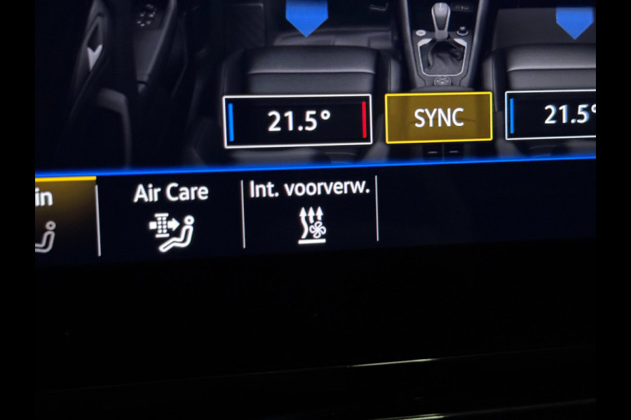 Volkswagen T-Roc 2.0 TSI 4Motion 3X R-LINE | PANO | IQ LIGHT | BEATS | VOL!