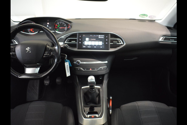 Peugeot 308 1.2 PureTech Allure | 130pk | Panoramadak | Trekhaak | Climate Control | Parkeersensoren |