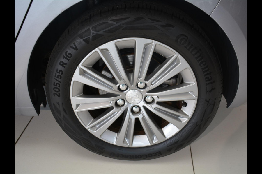 Peugeot 308 1.2 PureTech Allure | 130pk | Panoramadak | Trekhaak | Climate Control | Parkeersensoren |