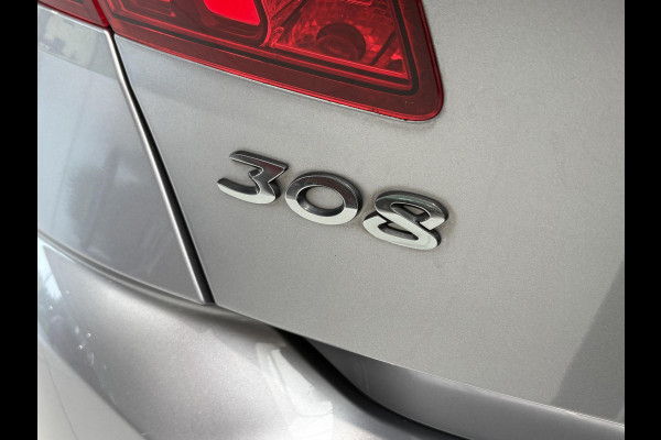 Peugeot 308 1.2 PureTech Allure | 130pk | Panoramadak | Trekhaak | Climate Control | Parkeersensoren |