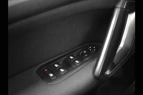 Peugeot 308 1.2 PureTech Allure | 130pk | Panoramadak | Trekhaak | Climate Control | Parkeersensoren |