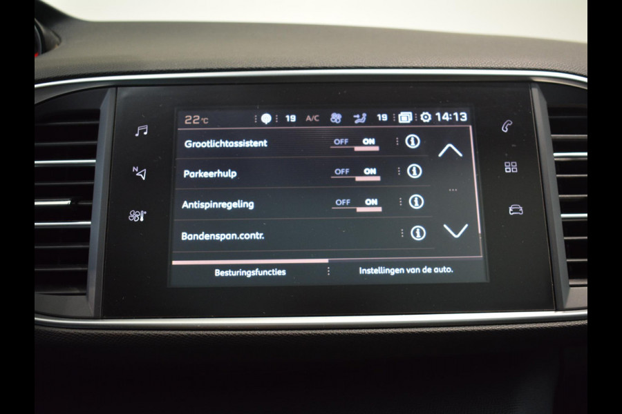 Peugeot 308 1.2 PureTech Allure | 130pk | Panoramadak | Trekhaak | Climate Control | Parkeersensoren |