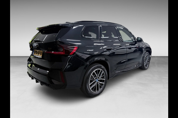 BMW X1 XDrive30e M-SPORT 327PK PANO/LEDER/H-KARDON/MASSAGE/M-STOELEN/DAB/CARPLAY//