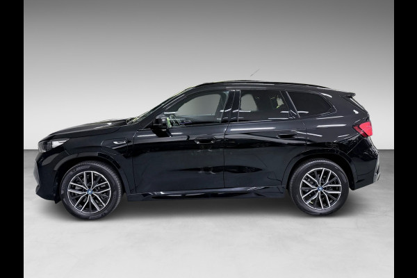 BMW X1 XDrive30e M-SPORT 327PK PANO/LEDER/H-KARDON/MASSAGE/M-STOELEN/DAB/CARPLAY//