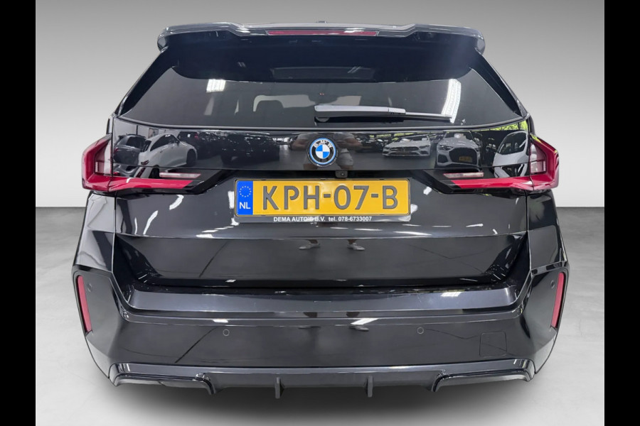 BMW X1 XDrive30e M-SPORT 327PK PANO/LEDER/H-KARDON/MASSAGE/M-STOELEN/DAB/CARPLAY//