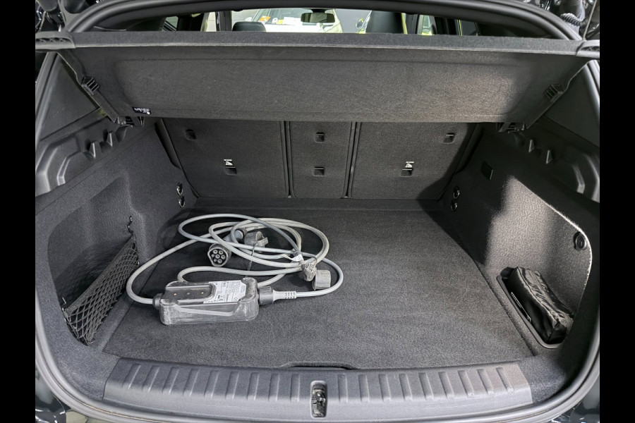 BMW X1 XDrive30e M-SPORT 327PK PANO/LEDER/H-KARDON/MASSAGE/M-STOELEN/DAB/CARPLAY//
