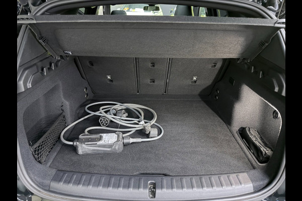 BMW X1 XDrive30e M-SPORT 327PK PANO/LEDER/H-KARDON/MASSAGE/M-STOELEN/DAB/CARPLAY//