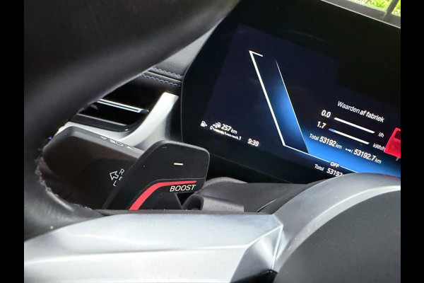 BMW X1 XDrive30e M-SPORT 327PK PANO/LEDER/H-KARDON/MASSAGE/M-STOELEN/DAB/CARPLAY//