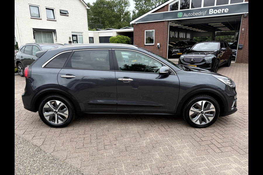 Kia e-Niro ExecutiveLine 64 kWh SOH 94.7%, Trekhaak, App Connect, Leer, Camera, Stoel/Stuur Verwarming