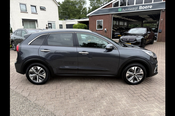 Kia e-Niro ExecutiveLine 64 kWh SOH 94.7%, Trekhaak, App Connect, Leer, Camera, Stoel/Stuur Verwarming