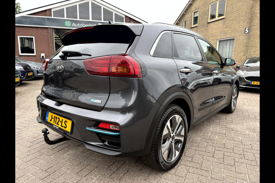 Kia e-Niro ExecutiveLine 64 kWh SOH 94.7%, Trekhaak, App Connect, Leer, Camera, Stoel/Stuur Verwarming