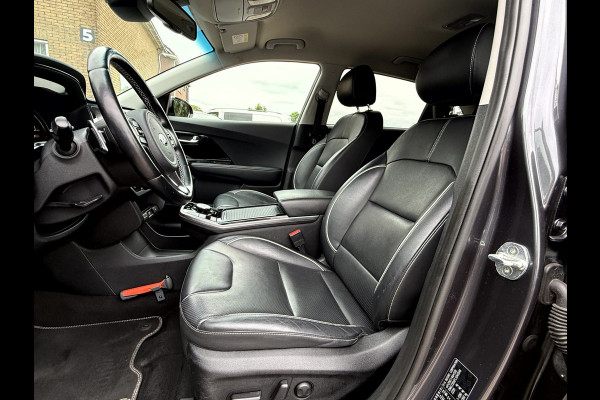 Kia e-Niro ExecutiveLine 64 kWh SOH 94.7%, Trekhaak, App Connect, Leer, Camera, Stoel/Stuur Verwarming