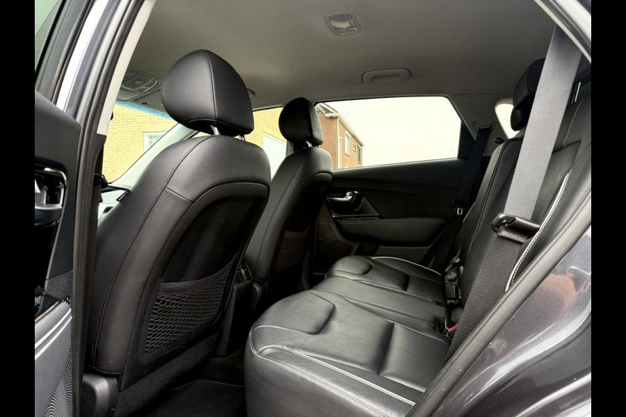 Kia e-Niro ExecutiveLine 64 kWh SOH 94.7%, Trekhaak, App Connect, Leer, Camera, Stoel/Stuur Verwarming
